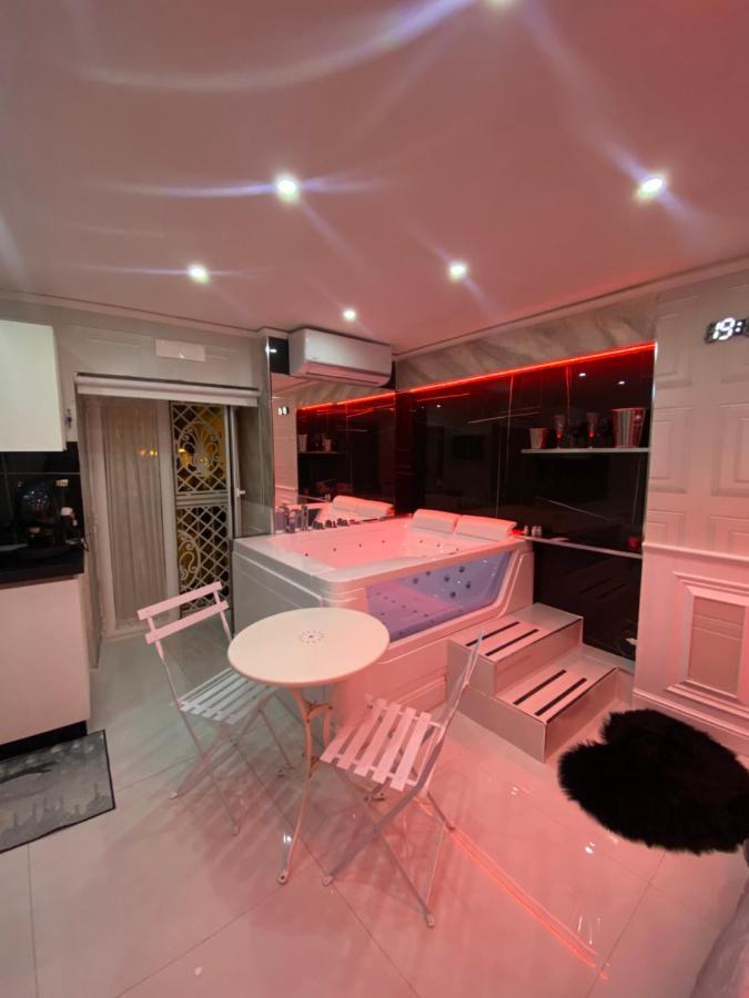 נאפולי Samm B&B Porta San Gennaro מראה חיצוני תמונה